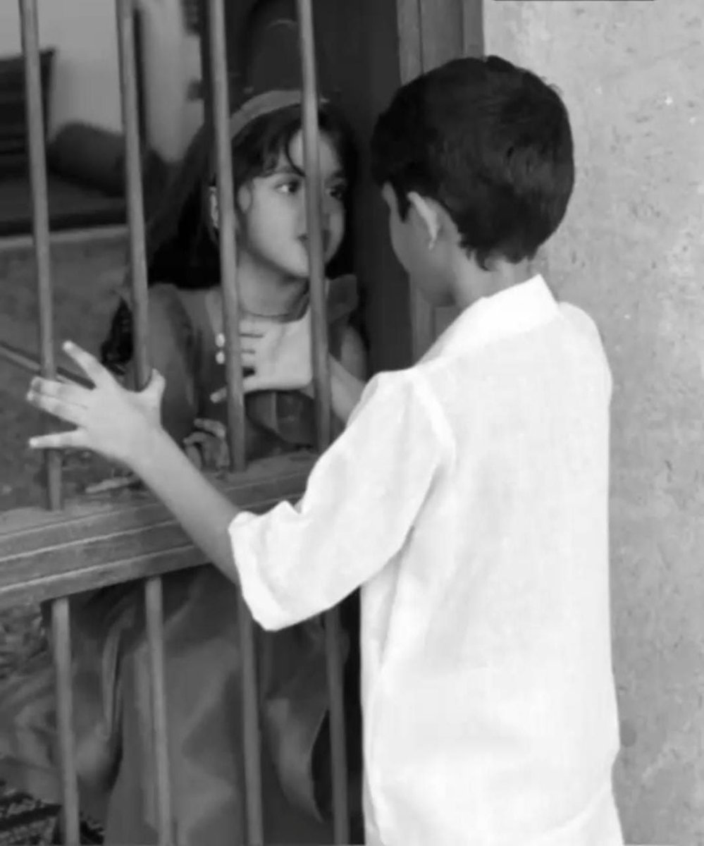 *أحبك حب بدوي ..لمن عشگ*
*مايرده عن غرامه لاشيوخ ولاقبيله*♥️