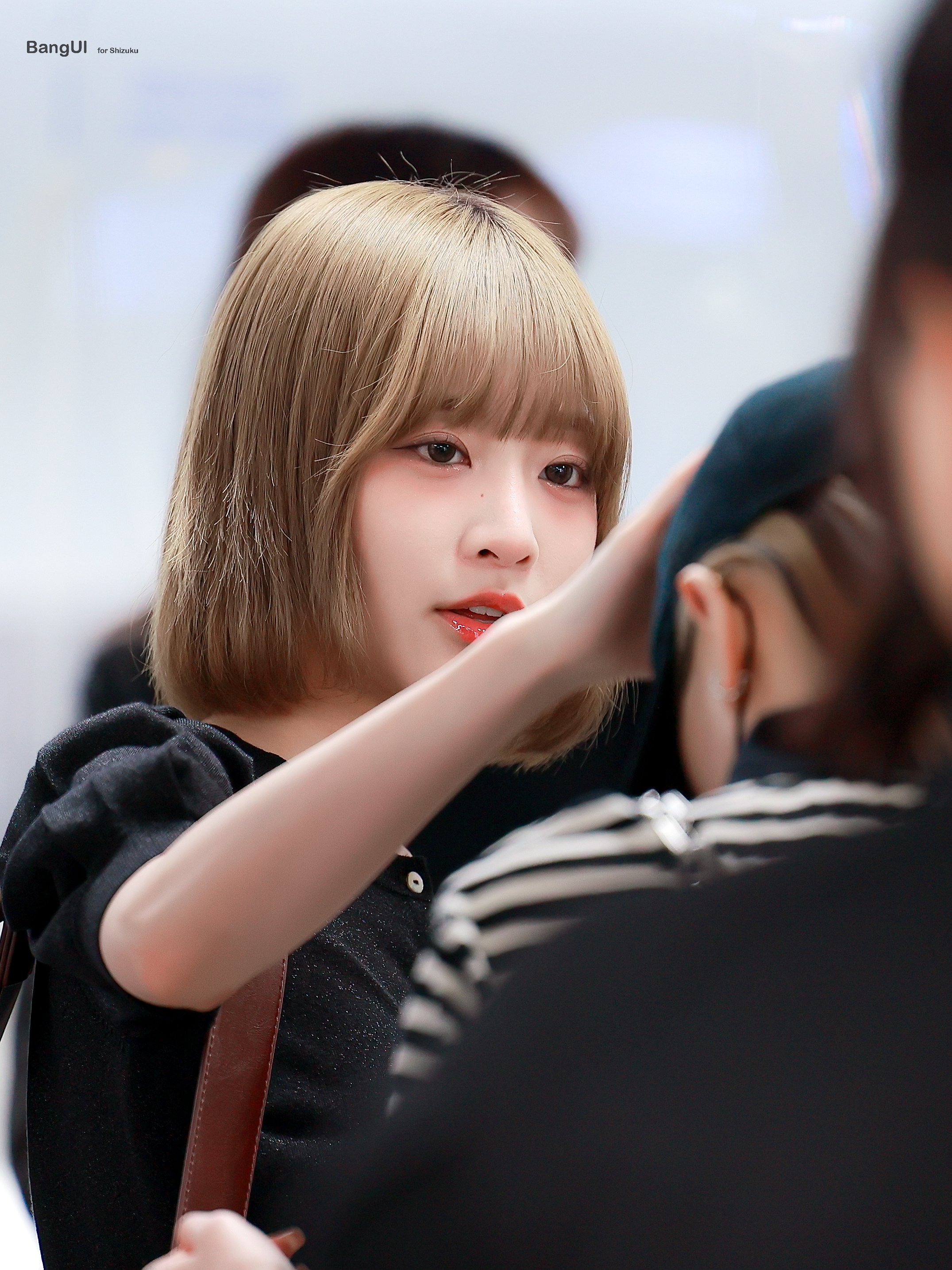 飯田栞月 お座り ミャイ 推しカメラ┊飯田栞月（IIDA SHIZUKU）✧︎ SPEED ♫ Body