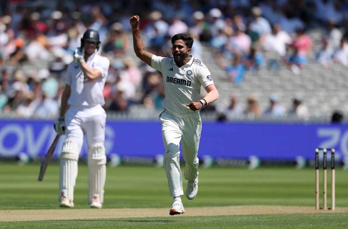BCCI's tweet photo. Caught behind x TWO 😎

Nitish Kumar Reddy gets both the England openers 💪

England 44/2 after 14 overs

Updates ▶️ https://t.co/X4xIDiSmBg

#TeamIndia | #ENGvIND | @NKReddy07 https://t.co/Pu5UDegYlU