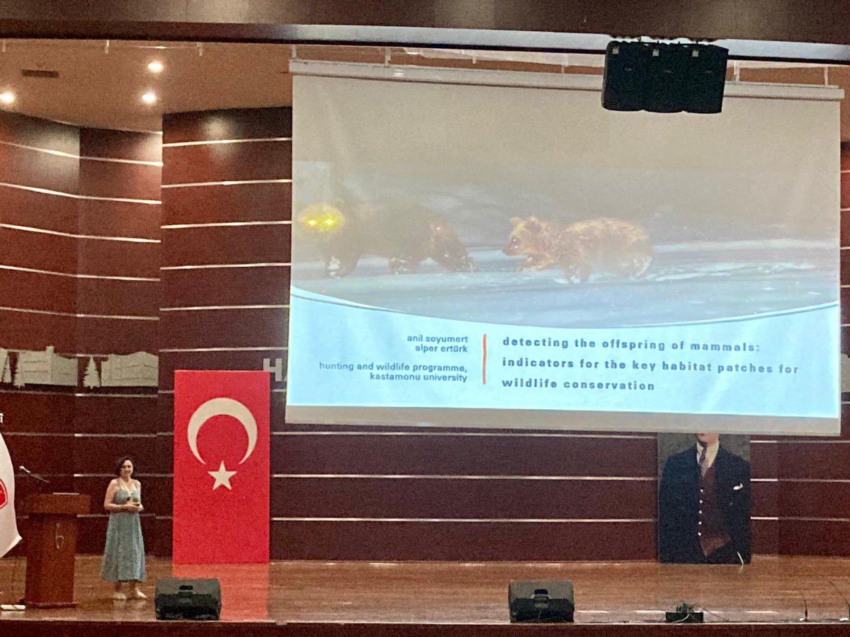 ekoevoder's tweet image. Anil Soyumert presenting their work on detecting the offspring of mammals for indicating key habitat patches!