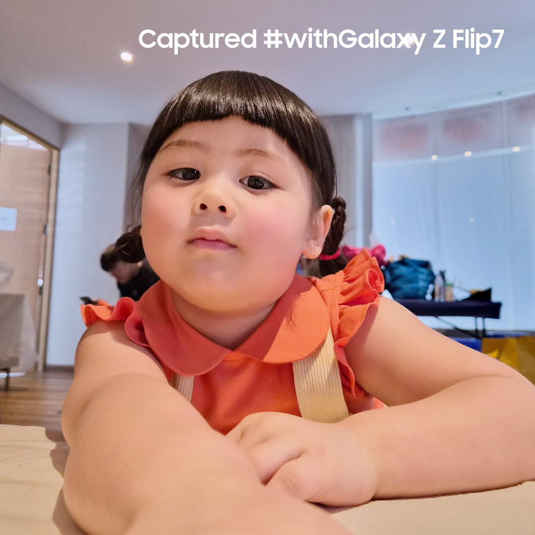 SamsungThailand's tweet photo. พี่ๆมี แกแลคซี่ ฟี ฟลิบ 7 ไว้แคปเช่อ แคปเช่อ แคปเช่อ เหมือนเกลยัง?
เก็บความน่ารักแบบเต็มจอ รอพี่ๆไปจองได้ที่นี่เลย 👉https://t.co/cSbhmevvJp 🫶

capture #withGalaxy #GalaxyZFlip7 #GalaxyAI #เหนือกว่าที่เคยพับ #Samsung https://t.co/VAQe2EkIbH