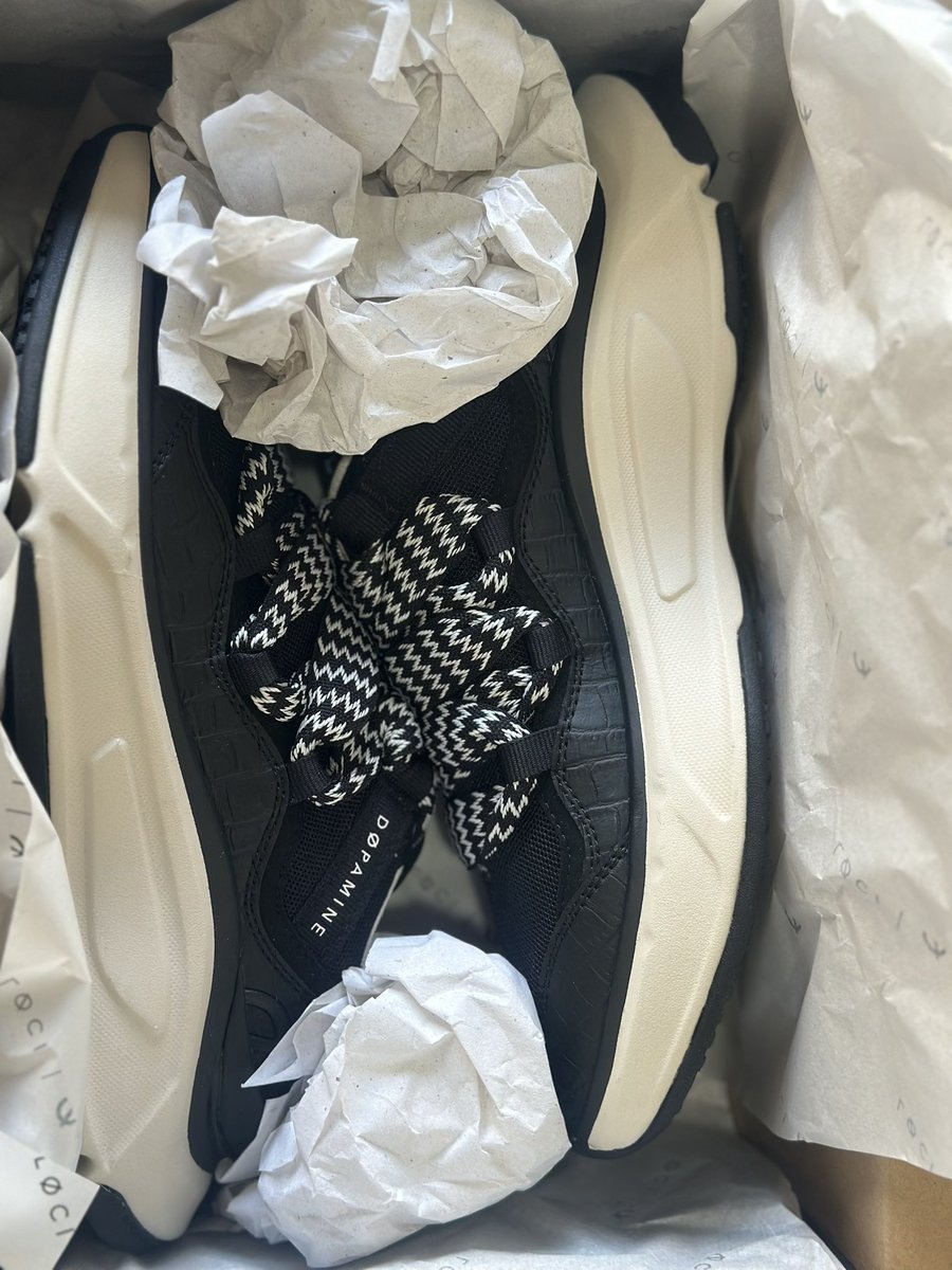 ManderMinaj (@manderminaj) on Twitter photo Just received my shoes <a href="/NICKIMINAJ/">Nicki Minaj</a> they are so beautiful. Best shoes I’ve ever bought.
Thank you Nicki ❤️👸🏽🎀
Get yours guys
lociwear.eu/collections/ni… Just received my shoes <a href="/NICKIMINAJ/">Nicki Minaj</a> they are so beautiful. Best shoes I’ve ever bought.
Thank you Nicki ❤️👸🏽🎀
Get yours guys
lociwear.eu/collections/ni…