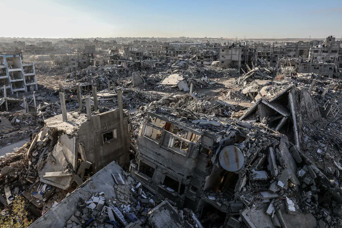 estherouwehand's tweet image. De volgende stap in de genocide: 600.000 Palestijnen opsluiten in een concentratiekamp.
Het kabinet Wilders/Yesilgöz heeft Nederland medeplichtig gemaakt aan genocide en blijft ook nu oorverdovend stil.
Spoedvragen voor premier Schoof.