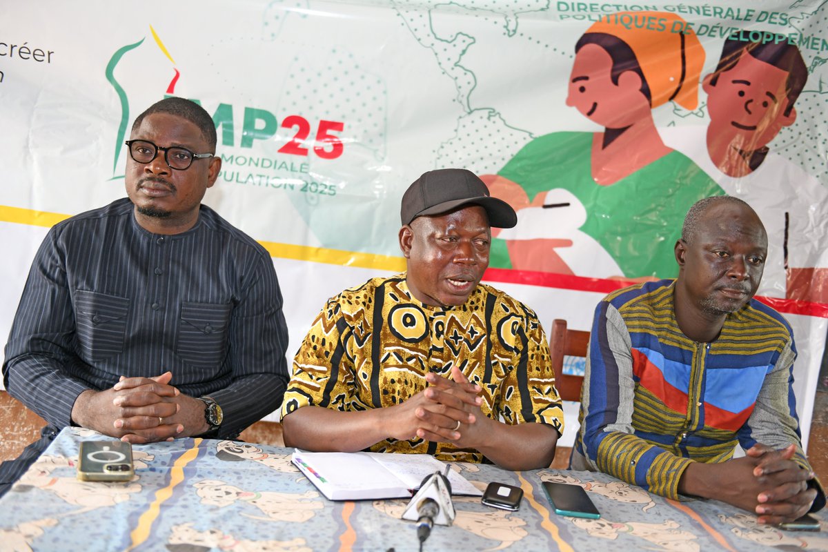 unfpa_benin's tweet image. #JournéeMondialeDeLaPopulation 2025!
Les activités se poursuivent dans le cadre de la Semaine de la population à Ouaké, avec les sensibilisations des populations des arrondissements de Sèmèrè, Ouaké et Badjoudè sur le thème de la journée avec l'appui de @unfpa_benin
#WPD2025
