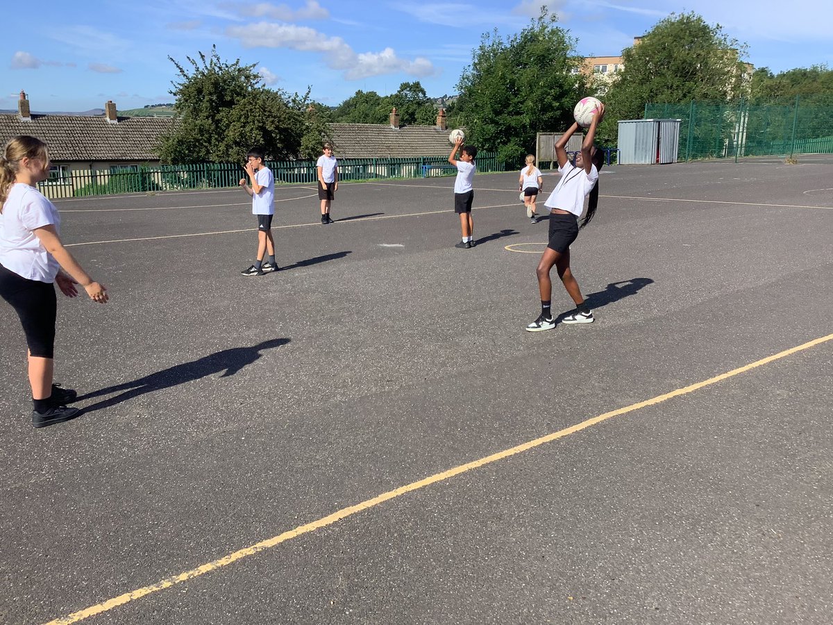 Reinwood Juniors (@reinwoodjuniors) on Twitter photo Thank you Ruby from <a href="/NetballGiants/">HuddersfieldGiantsNetball</a> for a fantastic introduction to Netball. #RJS5C loved it!
#RJSPE Thank you Ruby from <a href="/NetballGiants/">HuddersfieldGiantsNetball</a> for a fantastic introduction to Netball. #RJS5C loved it!
#RJSPE