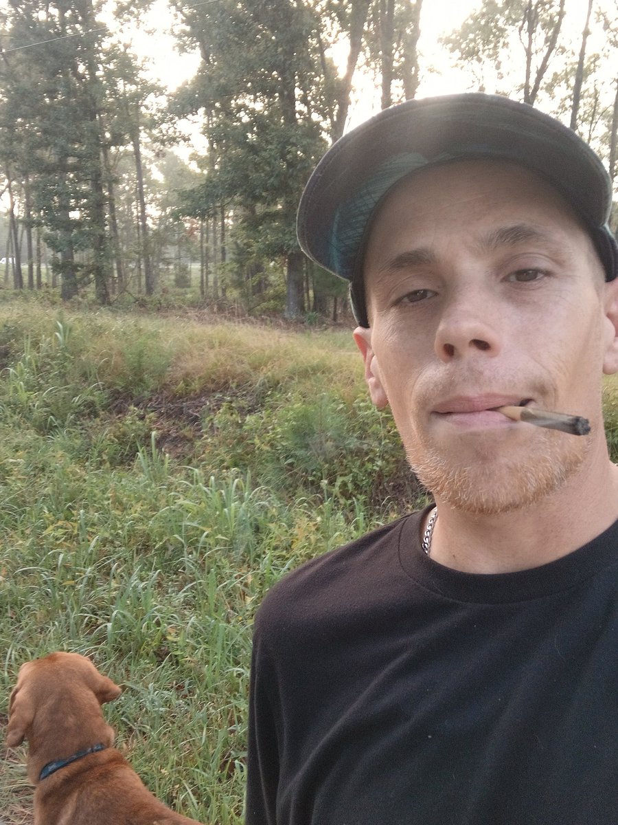 I love this time of day, especially this time of year.  The dog likes to bring me this way to look for deer in the fields &amp; forest. I don't hunt, just love to see wildlife in the wild. Hagd yall👊🔥💚💨