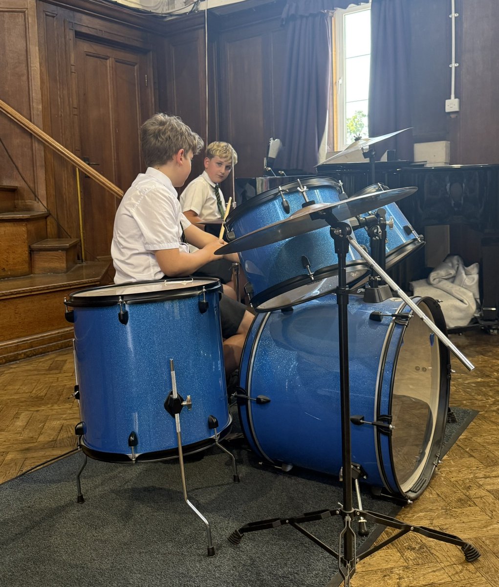 lifeedutrust's tweet image. Great evening at the 1st LIFE Primary Celebration Event last night featuring fantastic performances from talented pupils across 6 Havering & Mid Essex primaries, plus the presentation of very well deserved awards to some of our flourishing children. Thanks to everyone who came.