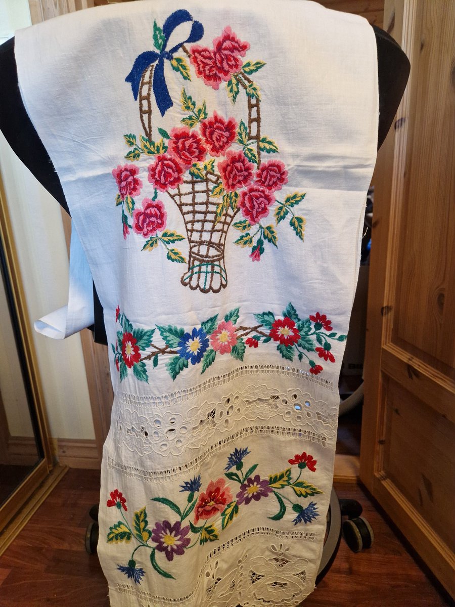 Ladyfella Line 🇧🇻❤🇺🇦🇬🇪 (@lineflob) on Twitter photo I received this absolutely beautiful Motanka and tablecloth earlier this week 💙💛
Both are really gorgeous ❤️❤️❤️😍😍
Thank you <a href="/Ukrainian_dolls/">Лілія Франчук🇺🇦</a> 🥰❤️🫶🏻 I received this absolutely beautiful Motanka and tablecloth earlier this week 💙💛
Both are really gorgeous ❤️❤️❤️😍😍
Thank you <a href="/Ukrainian_dolls/">Лілія Франчук🇺🇦</a> 🥰❤️🫶🏻