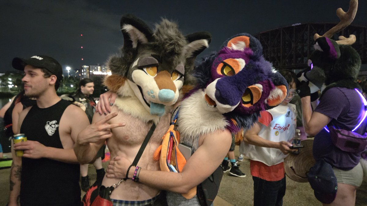 <a href="/Montymaws/">Monty</a> 
#AC2025 #anthrocon2025