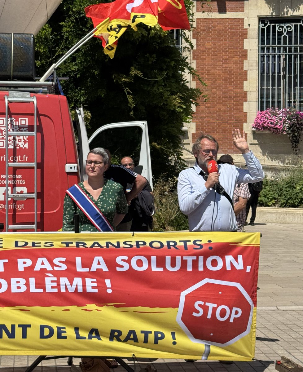 STOPGALEREIDF's tweet image. 🔴 Rassemblement contre la privatisation

Nous étions aux côtés de la @CgtRatp pour soutenir les agent·es face aux dégradations de leurs conditions de travail causées par la politique de sape des transports de Valérie Pécresse.
