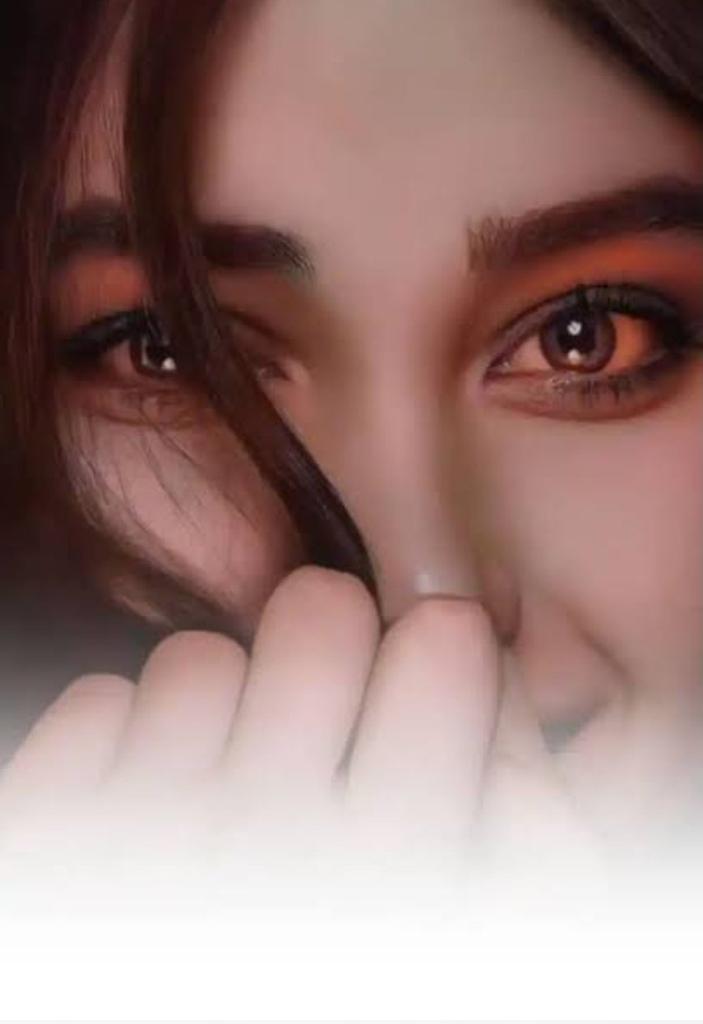 वो मेरे आसपास था क्यों था
और बेहद उदास था क्यों था
प्यास बेपनाह थी और मय था
फिर भी खाली गिलास क्यों था
ख्वाब ताबीर होके आया था
और ये दिल उदास क्यों था
शोख रंगों का था जो दिवाना
आज शादा लिबास क्यों था
जो उड़ाता था होश लोगों का
आज खुद बदहवास क्यों था