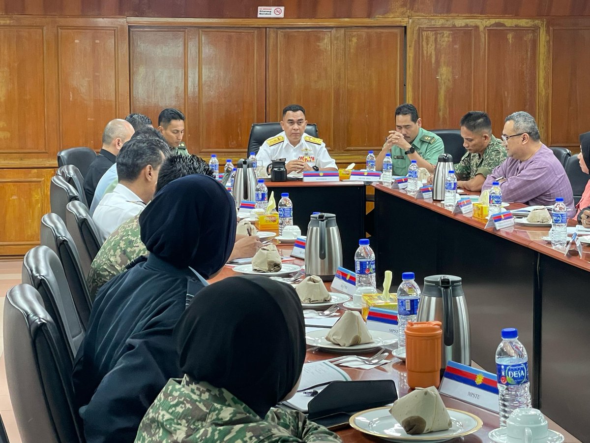 Kuala Lumpur, 4 Julai 2025 - Mesyuarat Koordinasi Pertama Executive Lecture MENHAN bersama PK PALAPES UA Tahun 2025 telah dipengerusikan oleh KP BMAS di UPM bagi menyelaras keperluan penganjuran dan pelaksanaan program tersebut