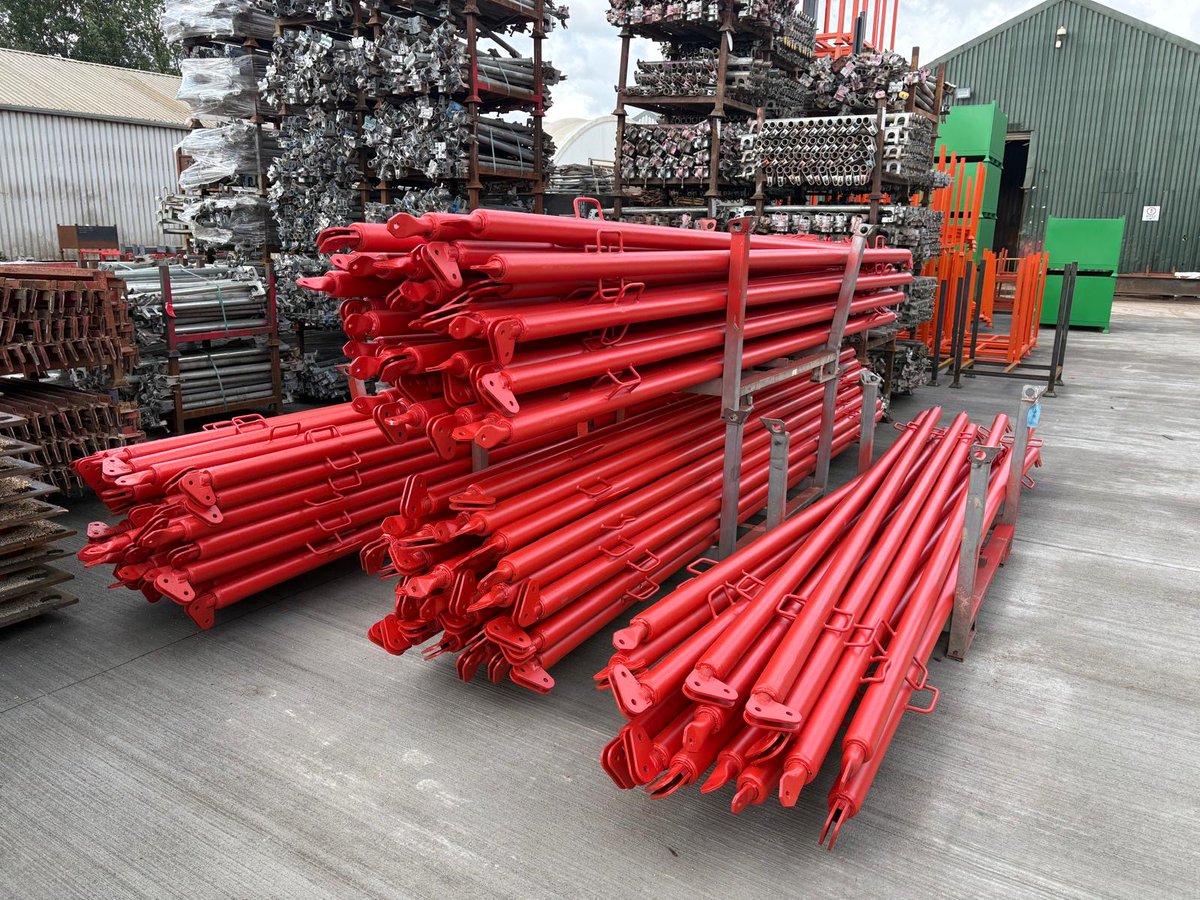 FormworkDirect's tweet image. 🚧 New stock alert!
117 x RSS3 heavy-duty push-pull props — with TRIO connectors + FD T120 base plates.
Perfect for large formwork systems.
Hire or sale 🛠️
🌐 formworkdirect.co.uk
#formwork #props #pushpull #construction
