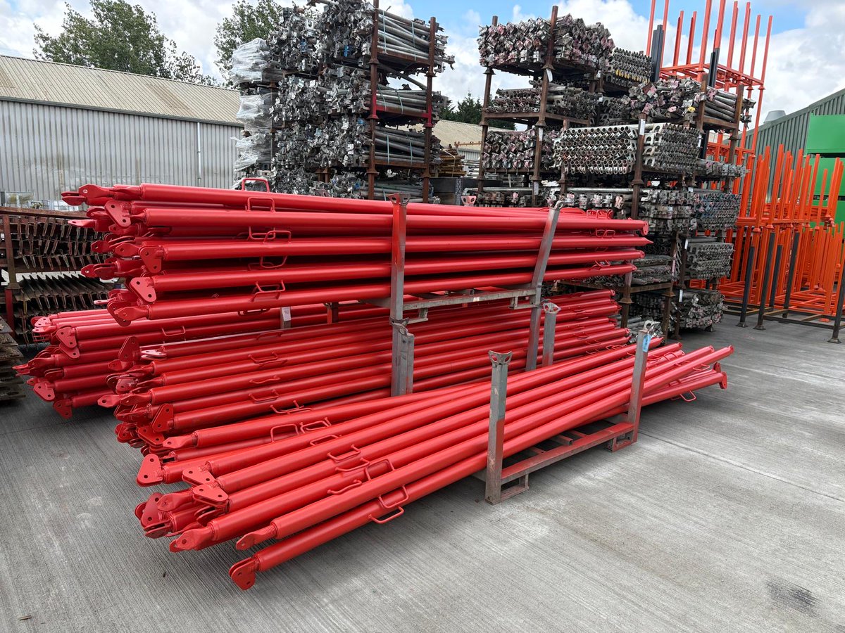 FormworkDirect's tweet image. 🚧 New stock alert!
117 x RSS3 heavy-duty push-pull props — with TRIO connectors + FD T120 base plates.
Perfect for large formwork systems.
Hire or sale 🛠️
🌐 formworkdirect.co.uk
#formwork #props #pushpull #construction