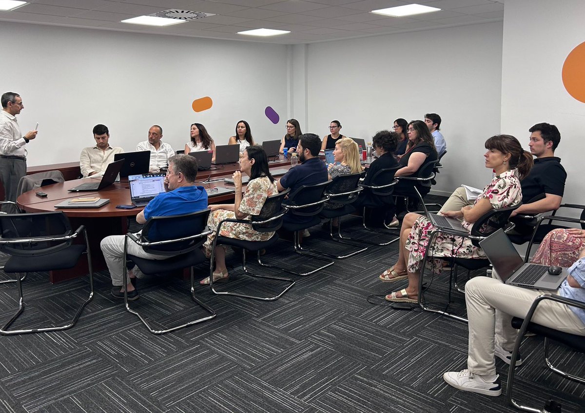 #EquipoEnisa recibió formación en patentes de la mano de <a href="/OEPM_es/">OEPM</a> como parte de la continua cooperación entre entidades públicas. La protección de las innovaciones, las #patentes y modelos de utilidad como instrumento para hacer crecer el tejido industrial de España.

<a href="/minturgob/">Ministerio de Industria y Turismo</a>