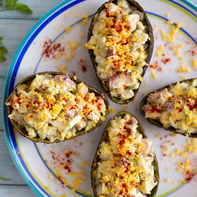 👩‍🍳 🥑 Estos deliciosos aguacates rellenos de ensaladilla de pulpo 🐙 y bacalao son una de las 25 recetas con pescado y marisco que te recomendamos en nuestro blog para este verano. 🔝🏖 opercebeiro.com/blog/25-receta…