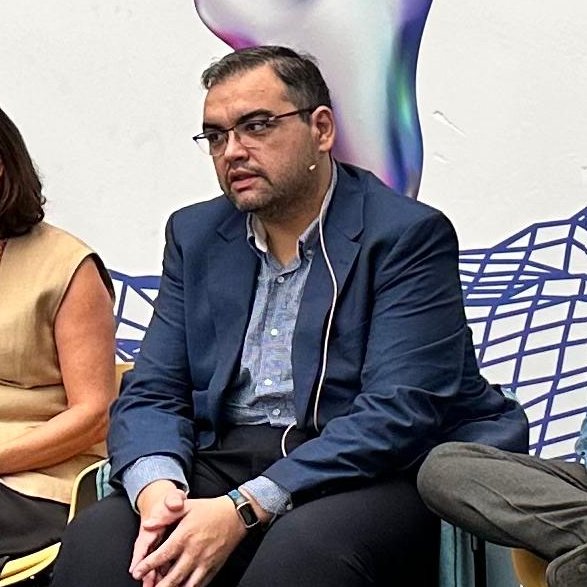 🌍 Antonio Jara (<a href="/libelium/">Libelium</a>) explica cómo los #GemelosDigitales ayudan a entender los impactos ambientales de la movilidad.

“El reto y el beneficio es poder anticipar los daños colaterales de la movilidad compleja y ver los efectos en el medio ambiente antes de que ocurran,