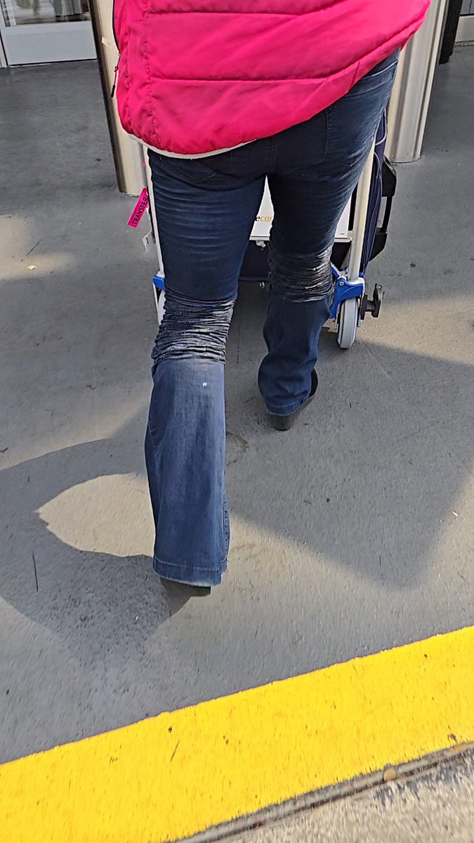 tightjeansluv's tweet photo. #jeans #creases #tightjeans #wife #rippedjeans #jeansbooty #bellbottoms #slay #destroyedjeans #bohochic #jeansfetish #flarejeans #heels #boots #thickwoman #thicklegs #curvygirl #ruchedjeans #ootd #widelegjeans #fadedjeans
#curvy #tightpants #thickthighssavelives #thicc #frayed https://t.co/RzKJvNg5M8