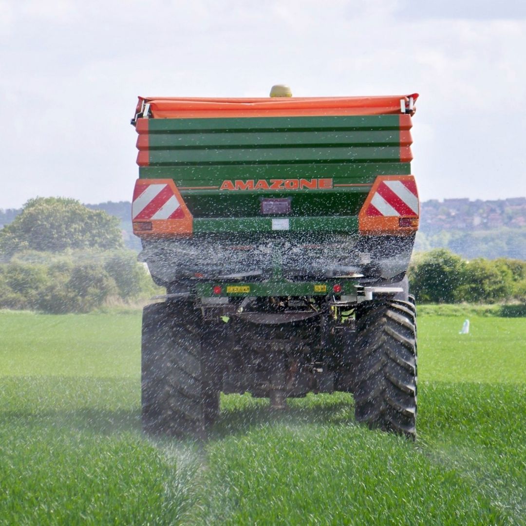SfEP's tweet image. Stricter rules on fertilisers are paying off!
🇩🇪 has already hit its 2020 ammonia target - while being on the track to meet 2030 goals too.
A strong example of how policy can protect both people and nature. ⬇️
environment.ec.europa.eu/news/study-sho…
#SfEP #Agriculture