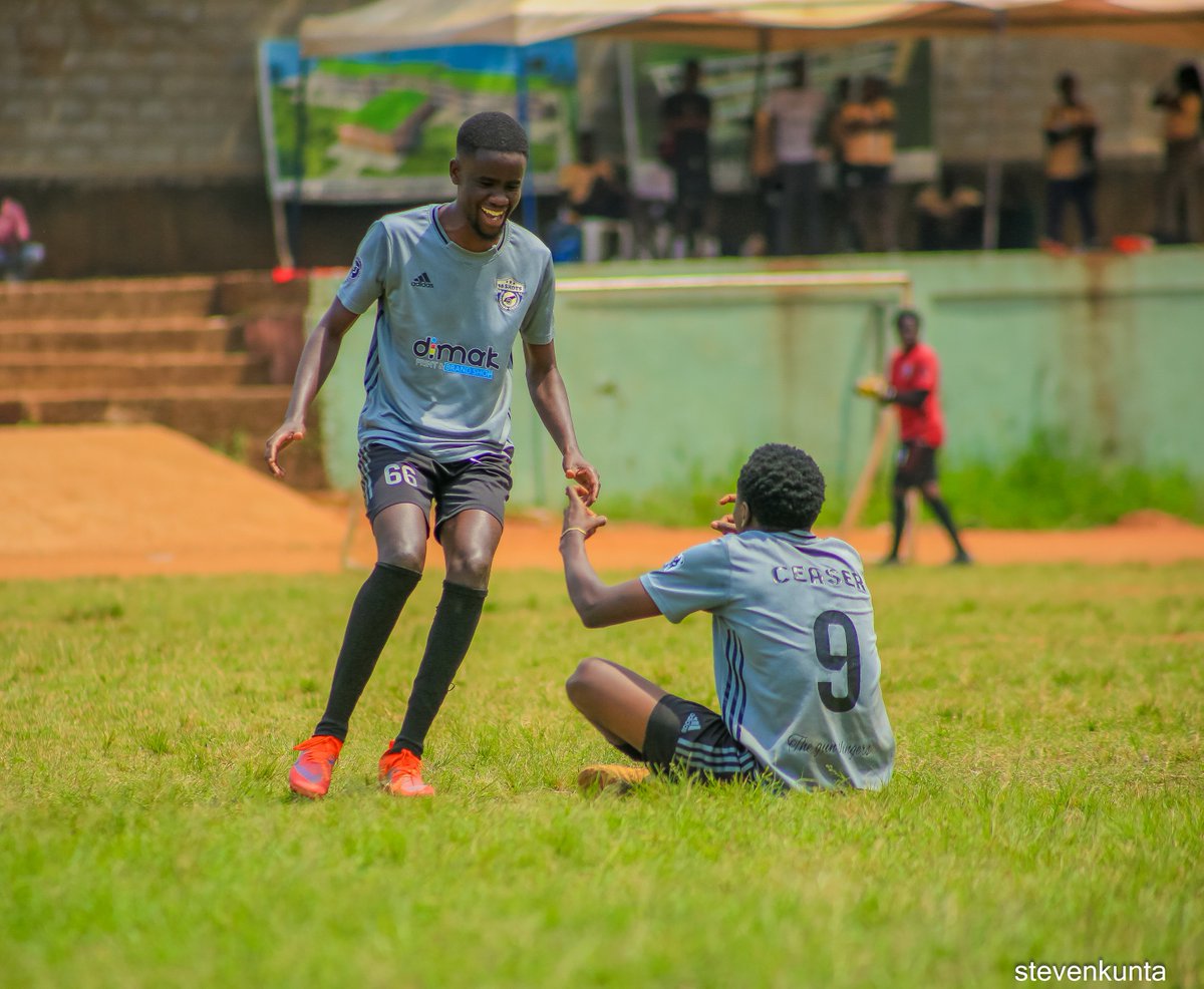 The Gun Slingers tweet media