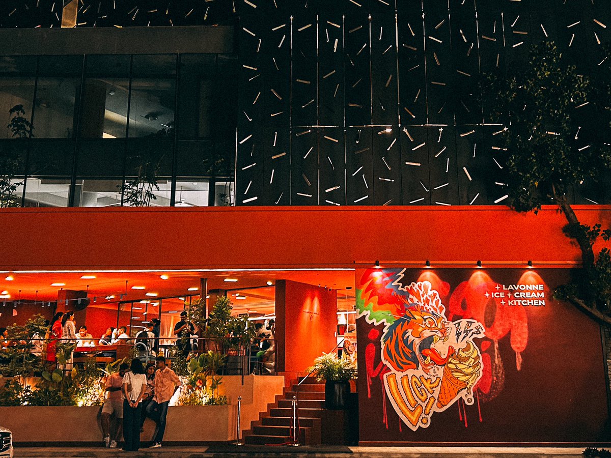 sidsimharaju's tweet image. I usually stick to coffee spots, but this place was too aesthetic not to share.
Overhyped? Some say so.
Great ice cream? Yes.