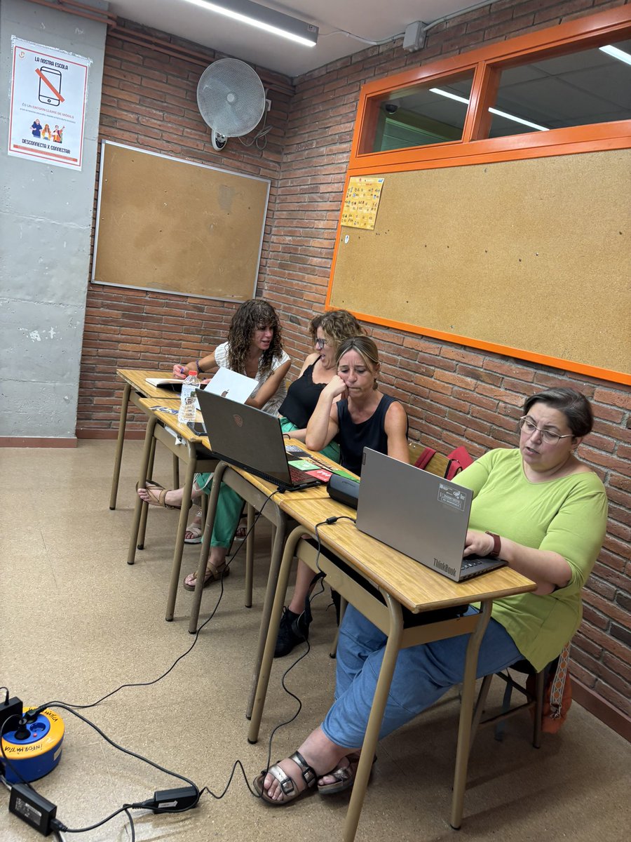 Treballant IA educativa al curs d’estiu del <a href="/cdlcat/">Col·legi de docents</a>