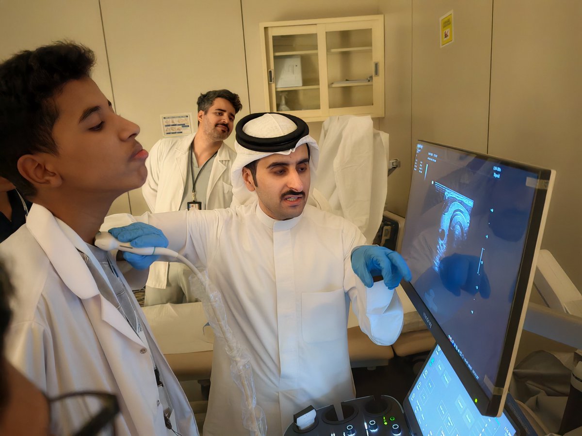 استقبل #قسم_العلوم_الإشعاعية ب #كلية_العلوم_الطبية_التطبيقية ب #جامعة_الملك_سعود 
طلاب مؤسسة #موهبة ضمن #برنامج_موهبة_الإثرائي_الأكاديمي 2025 م #مسار_العلوم_الطبية_والحيوية  
حيث تم عمل جولة تعريفية للطلبة في معامل القسم (الأشعة السينية والموجات فوق الصوتية) وتقديم الشرح من قبل