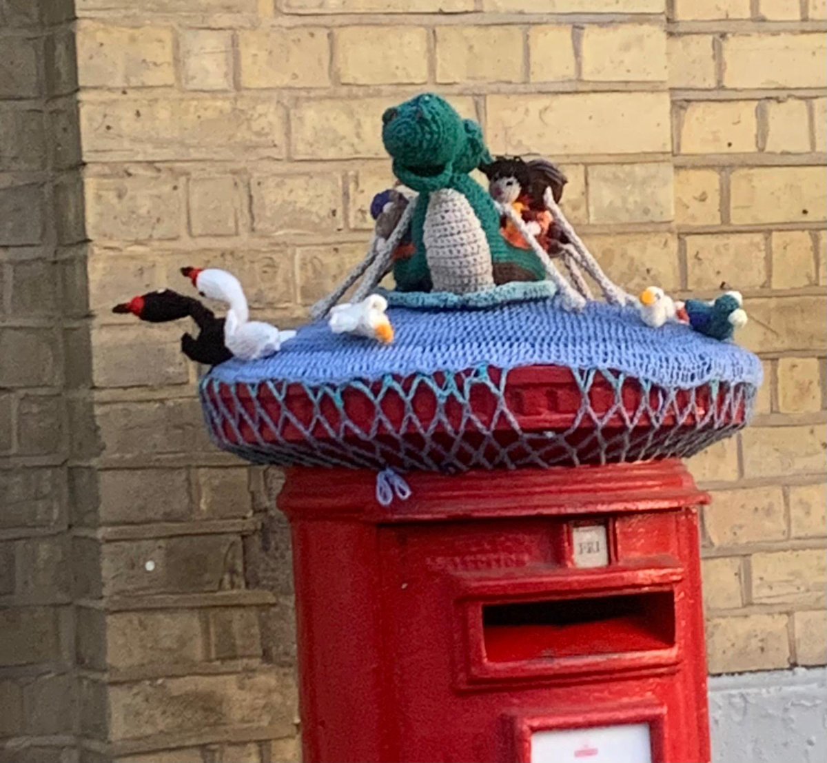 The magnificent RBKares Dragonboat postbox topper has disappeared from Norbiton Station. These take weeks of creativity &amp; skills. It was to advertise our upcoming sale at Canbury Gardens on 20/07/25
These sales raises much needed funds for our projects supporting our community 😢