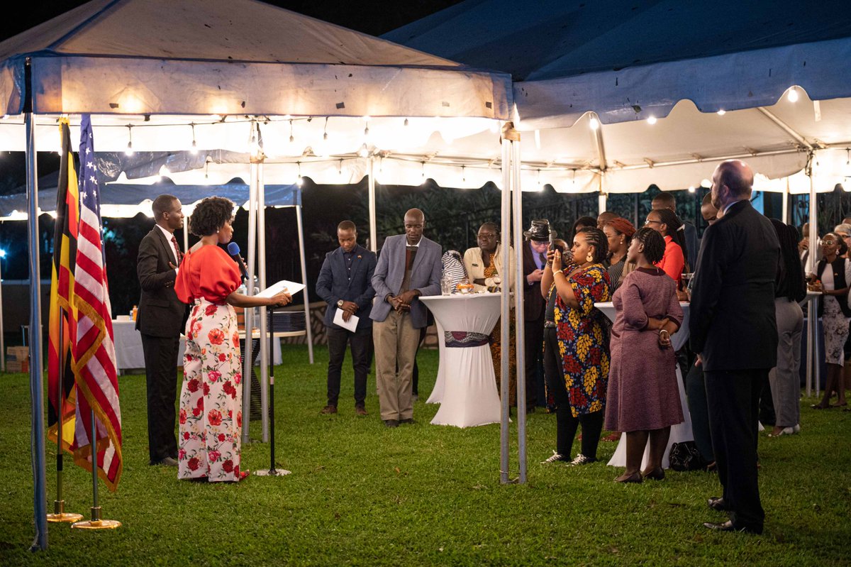 YALIRLCAlumniUg's tweet photo. Together with other @USAlumniUganda, we proudly joined different leaders and alumni for the USEA Alumni Council Handover Ceremony hosted by @usmissionuganda H.E. Ambassador William W. Popp.
It was an evening of celebration, reflection and connection. Congratulations once again to @Bowomugisha1 and her entire council upon the successful transition to office.
Looking forward to more growth in the alumni community. π
#YALIUganda #USEAUganda #ExchangeAlumni πΊπΈxπΊπ¬