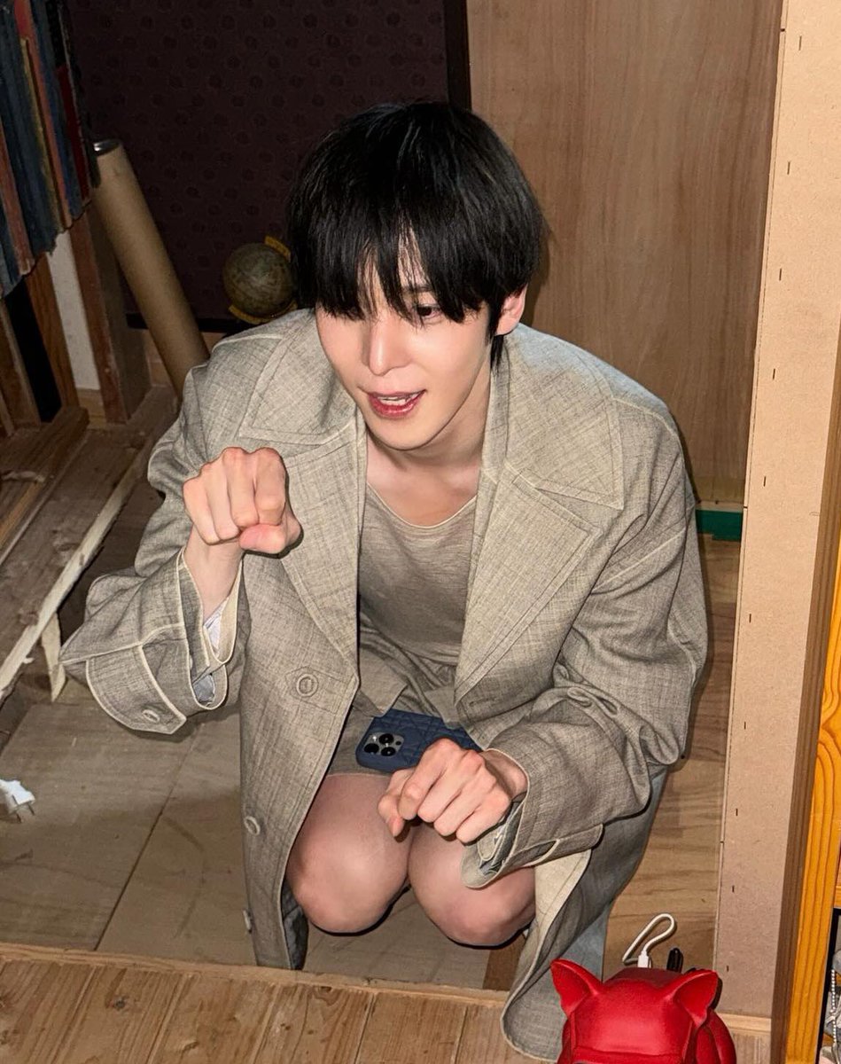 ??? someone take my phone away feom me