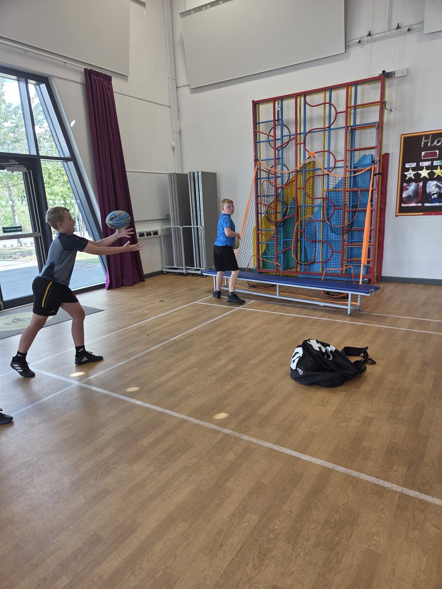 EastfieldPSHull's tweet image. The new #6CW have enjoyed participating in our mini Olympics and gaining points for their houses! Well done to all involved 🏅🏃‍♀️🏃‍♂️#EPSPE