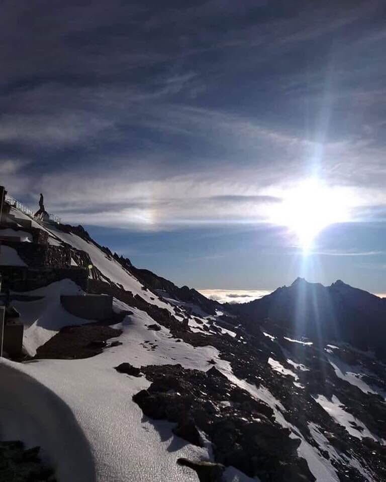 Buenos días desde el 
PICO ESPEJO arriba la Virgen de las Nieves al fondo abajo los Picos Humboldt y Bonpland, Sierra Nevada de Merida 🇻🇪🇻🇪🇻🇪🇻🇪🇻🇪🇻🇪🇻🇪🇻🇪🇻🇪🇻🇪🇻🇪🇻🇪
<a href="/venezuelaenfoto/">Venezuela en Foto</a>