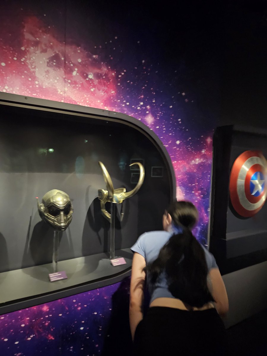 gloriouslowkey6's tweet image. Of course I had to look closely