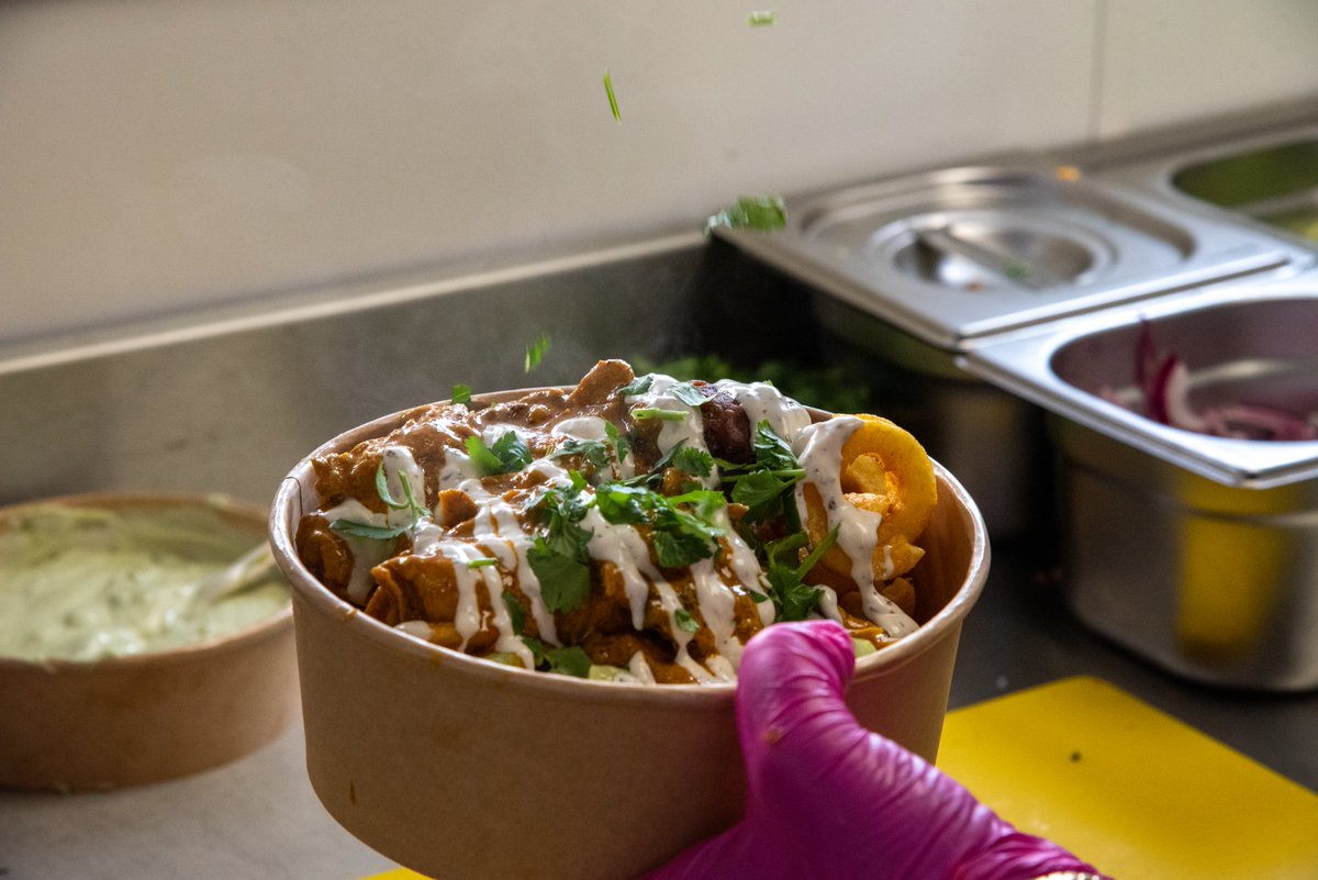 AVFCFoundation's tweet image. Kerbside Cobs are back again for Kendrick x SZA at Villa Park today in the Holte End Fanzone today from 3pm until 10pm serving up delish grub 🥙
Give it a try before heading into the stadium! Kerbside Cobs is a not for profit project co-run by the Aston Villa Foundation and…