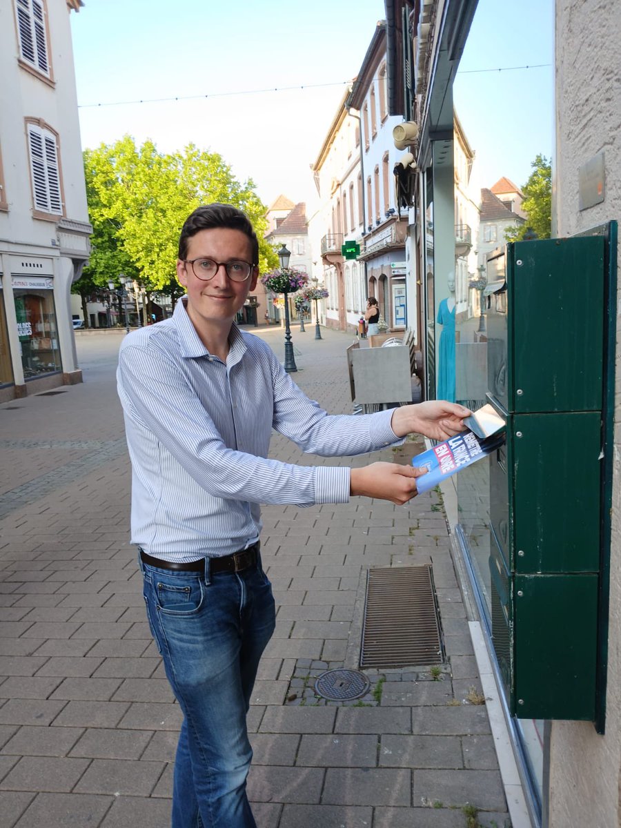 RNJAlsace's tweet image. 🇫🇷 Tractage à Haguenau.

#RNJ #RNJAlsace