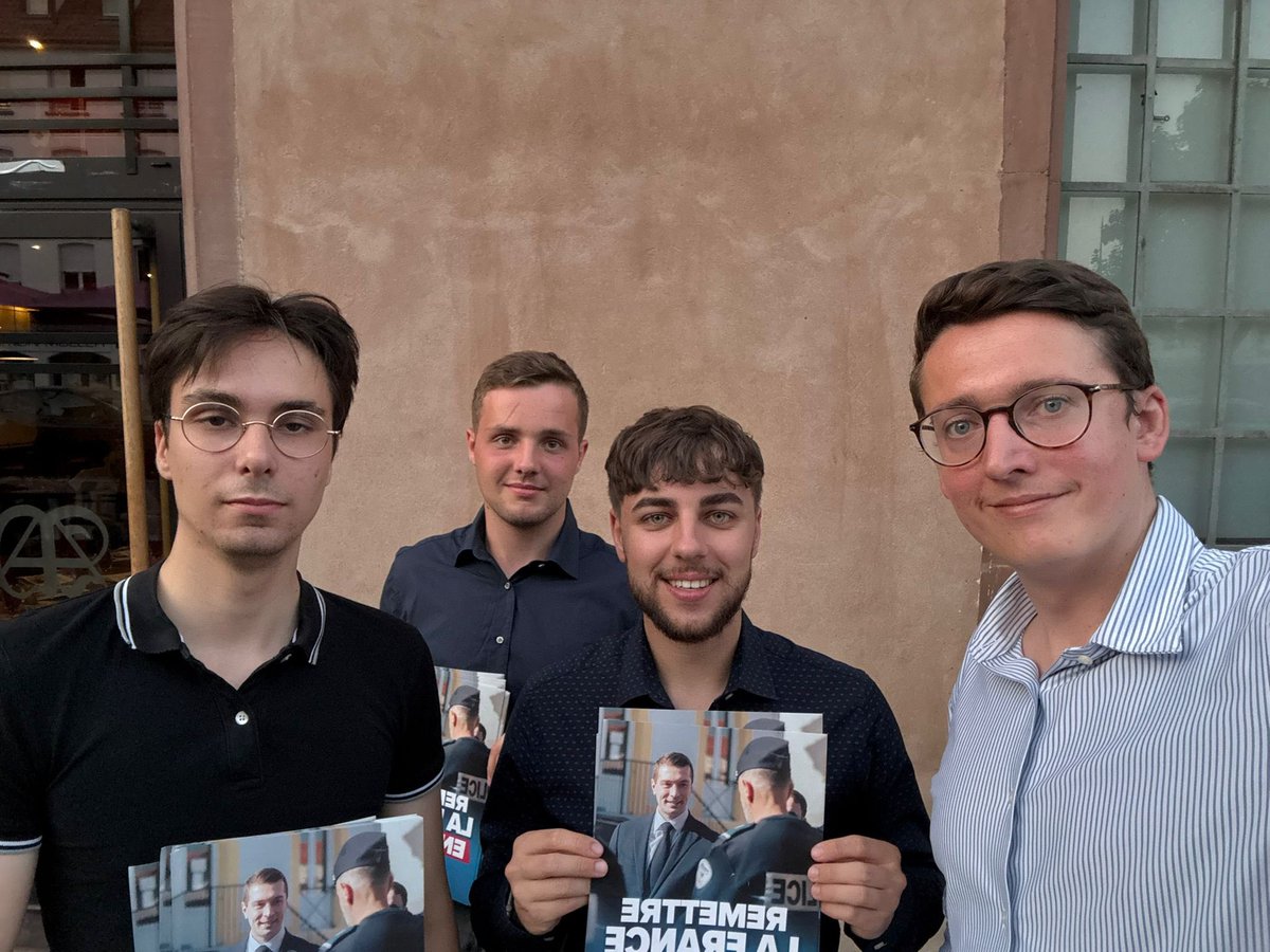 RNJAlsace's tweet image. 🇫🇷 Tractage à Haguenau.

#RNJ #RNJAlsace