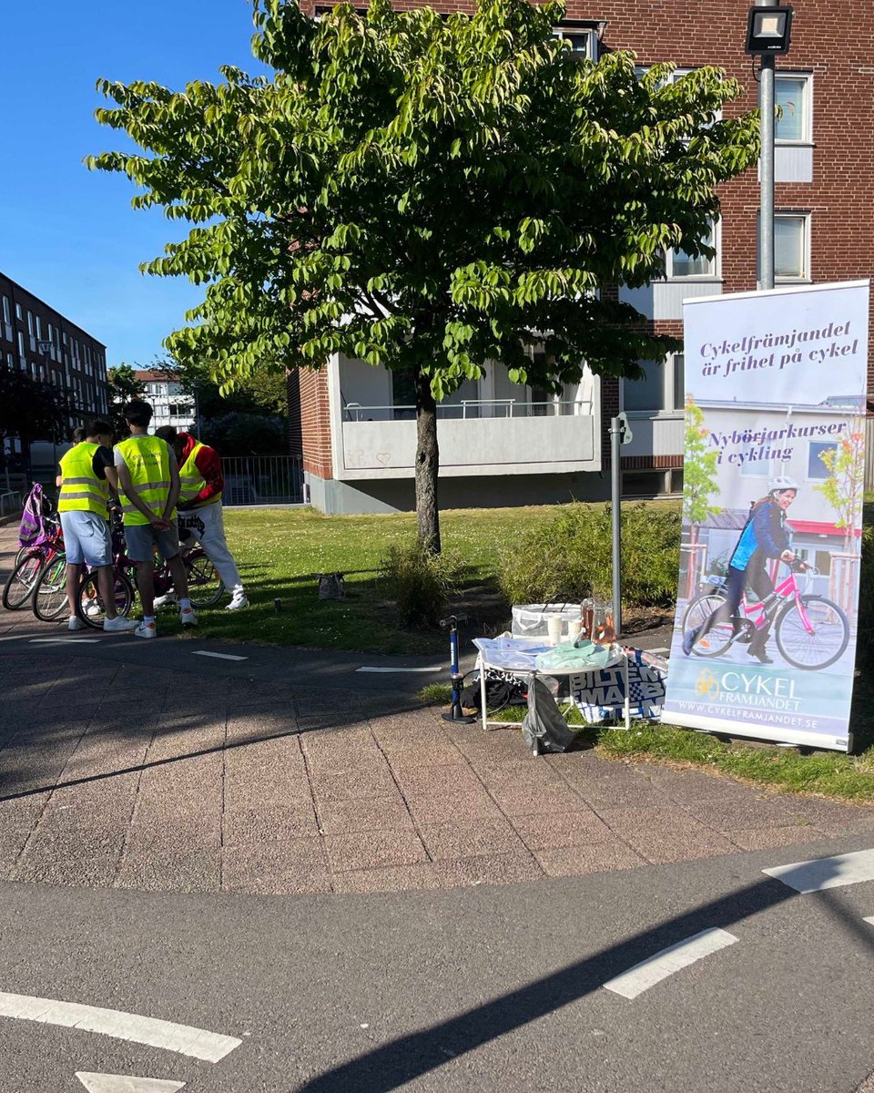 Genom vårt projekt Cykelstark får fler unga och vuxna möjlighet att lära sig cykla, träna vidare och använda cykeln i sin vardag 🚴cykelframjandet.se/nyheter/2025/0…