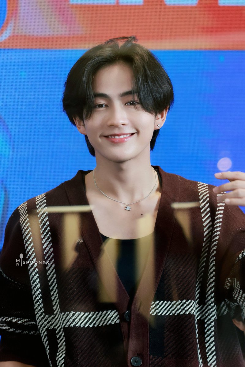 ˙✧˖°📷 ༘ ꒰ 10.07.25 ꒱ ⋆｡˚♡
สุดหล่อเสยผมแล้วน่ารักมากค้าบบบ🫳🏻🫳🏻😳💕❤️😻

#HEARTchuthiwat
#BOSSTOUR_BOSSINTHEBUILDING
#TMCLIVExBUS_BOSSINTHEBUILDING