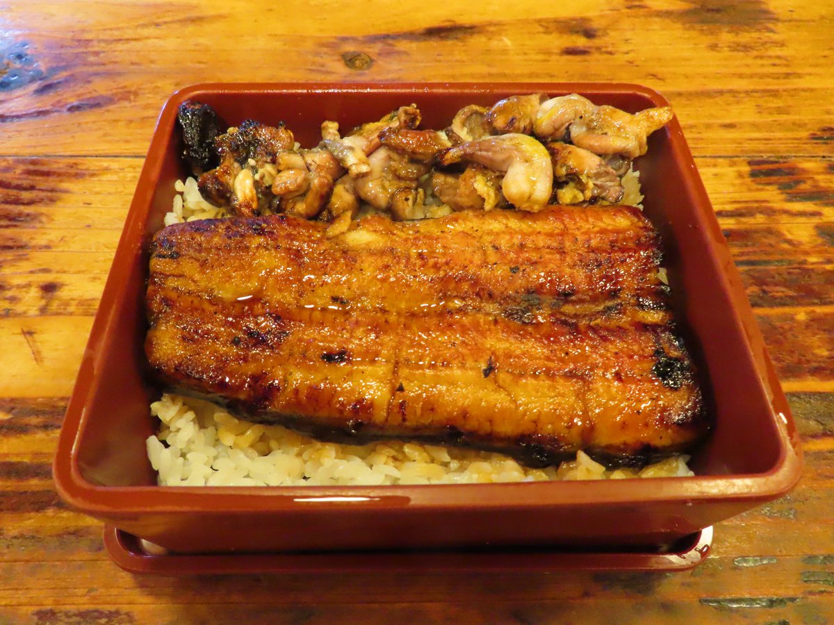 geo_perfectsky's tweet image. #台湾旅行
・鰻重(小)
・鰻の肝焼き
日本帰国の日のお昼は、儀式的に鰻屋さんの「肥前屋」へ行って鰻重と鰻の肝焼きを食べる、台湾人も鰻の肝の美味しさがわかったらしく、1人で5本注文する客がいるため、12時くらいには売り切れになってるかもしれない
