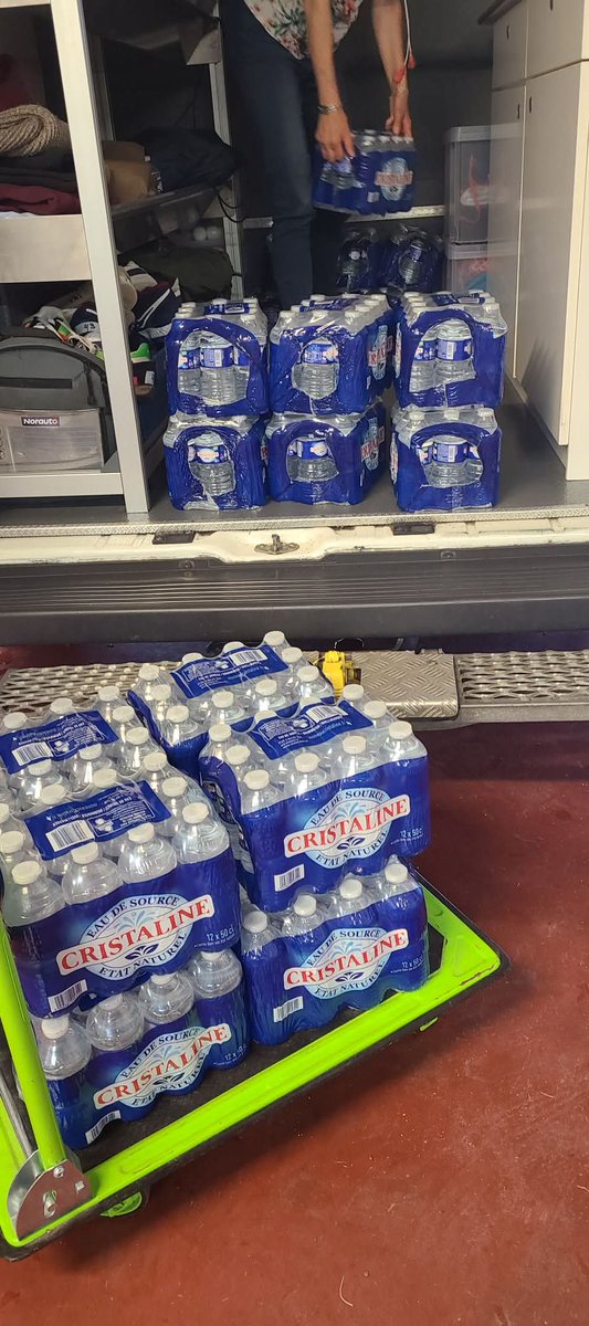 ☀️ Fortes chaleurs | Nos équipes sont en maraude pour distribuer de l’eau et repérer les personnes vulnérables.

🎒 Objectif : protéger les plus fragiles face aux fortes chaleurs.

🙏 Merci à nos #bénévoles mobilisés en #SeineMaritime.

#CroixRouge #Solidarité #Maraude