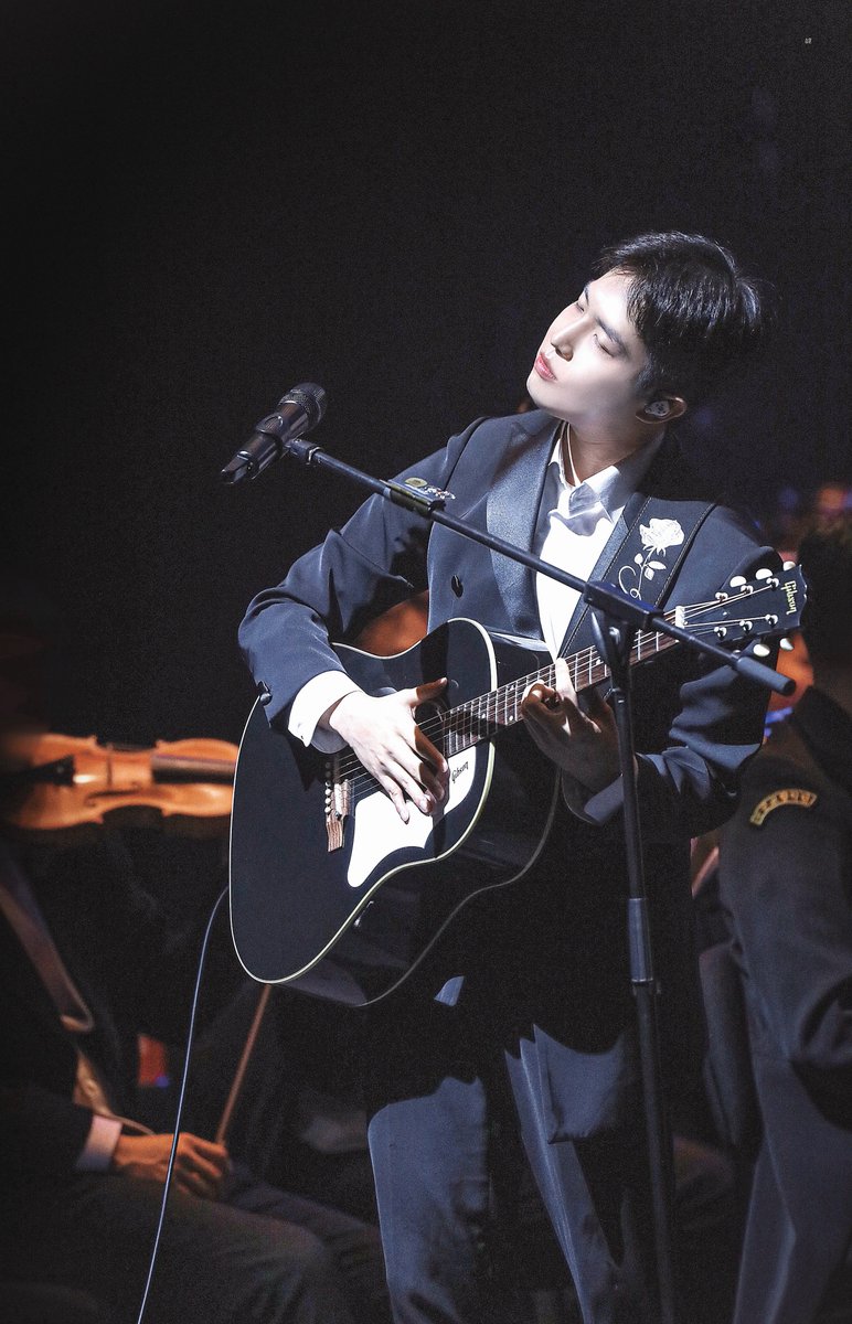 서울의 달 tweet media