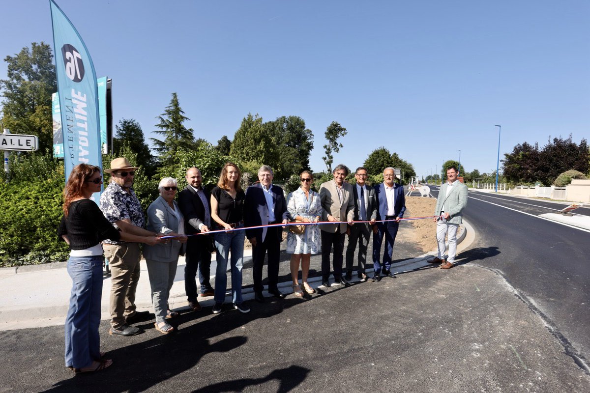 Pasc_Martin's tweet photo. Ce jeudi matin à 📍 I SAINT-AUBIN-ROUTOT I pour participer à l’inauguration des travaux de sécurisation de la route départementale 6015. 

📌 Un axe stratégique supportant quotidiennement un trafic de plus 12000 véhicules. https://t.co/puw1QprJ9j