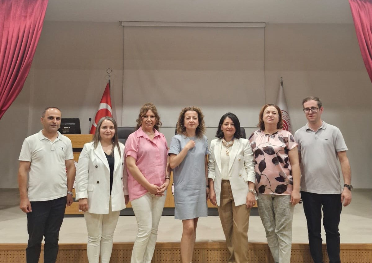 📍Samsun'da 2025 Genel Tarım Sayımı için saha ekipleri eğitildi!
TÜİK ve Tarım İl/İlçe Müdürlüklerinden katılan personele verilen eğitimde
📌 Sayımın yasal dayanağı
📌 Anket formları
📌 Veri toplama yöntemleri
📌 Sahada dikkat edilmesi gerekenler
konularında detaylı bilgi verildi