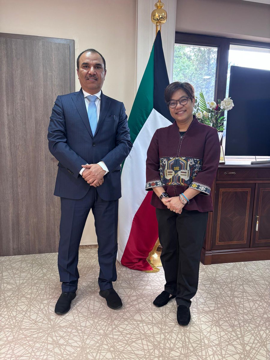 استقبل سعادة السفير/ غازي حامد الفضلي في مقر السفارة سعادة سفيرة جمهورية إندونيسيا الصديقة السيدة/ ليستيانا أوبيرانانتا وذلك يوم الخميس الموافق 10 يوليو 2025 وتم خلال اللقاء مناقشة العلاقات الثنائية