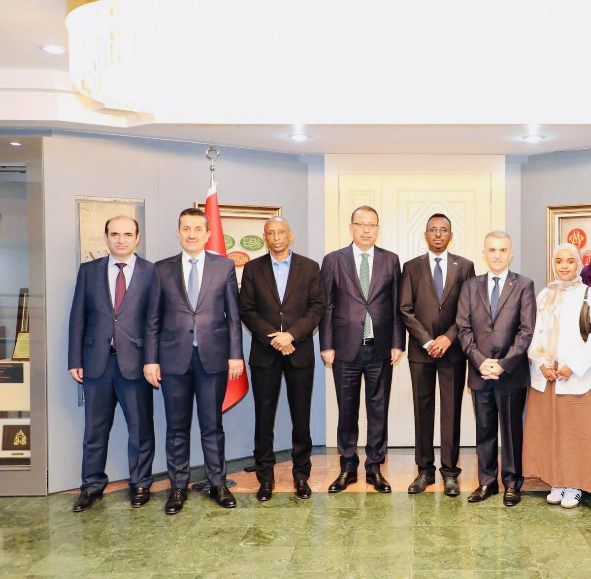 hornpulsemedia's tweet photo. #Somalia and #Türkiye have signed a significant Memorandum of Understanding aimed at strengthening transparency and accountability in public financial management.

The agreement paves the way for joint auditing efforts, capacity building, knowledge sharing in financial oversight, compliance with legal standards, and the development of digital audit infrastructure. It also promotes higher education in audit and public finance.

Auditors General Ahmed Guutaale and Metin Yener hailed the MoU as a major step forward in institutional development and bilateral collaboration.