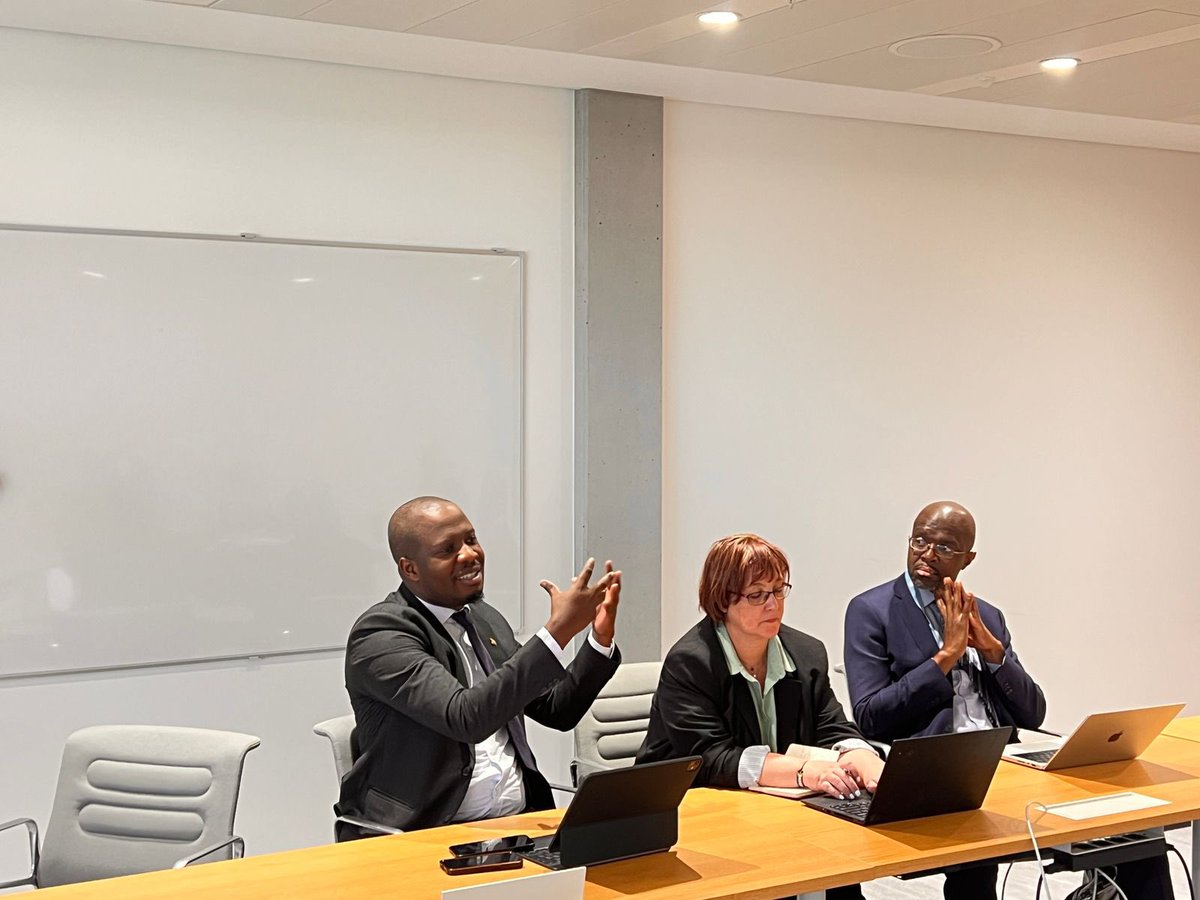 MPGodlimpi's tweet image. Today I held robust engagement with UNCTAD’s Ralf Peters on global trade tensions, non-tariff barriers & climate-linked restrictions. SA remains firm in defending multilateralism & using its G20 Presidency to advance Africa’s trade & industrialisation agenda. #G20 #AfCFTA #UNCTAD