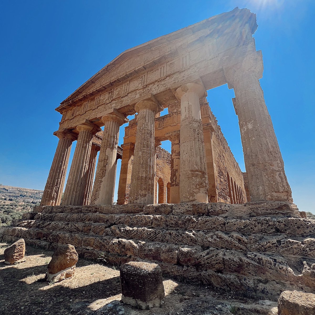 jessicaxan's tweet photo. July 5, 2025 | The Valley of the Temples is one of the largest and most marvelous testimonies of the ancient world to be found on Italian soil along with the sites of Pompeii and Herculaneum.

#agrigento #valleyofthetemples #unesco #unescoworldheritage #sicily https://t.co/Rwpgq89LkZ