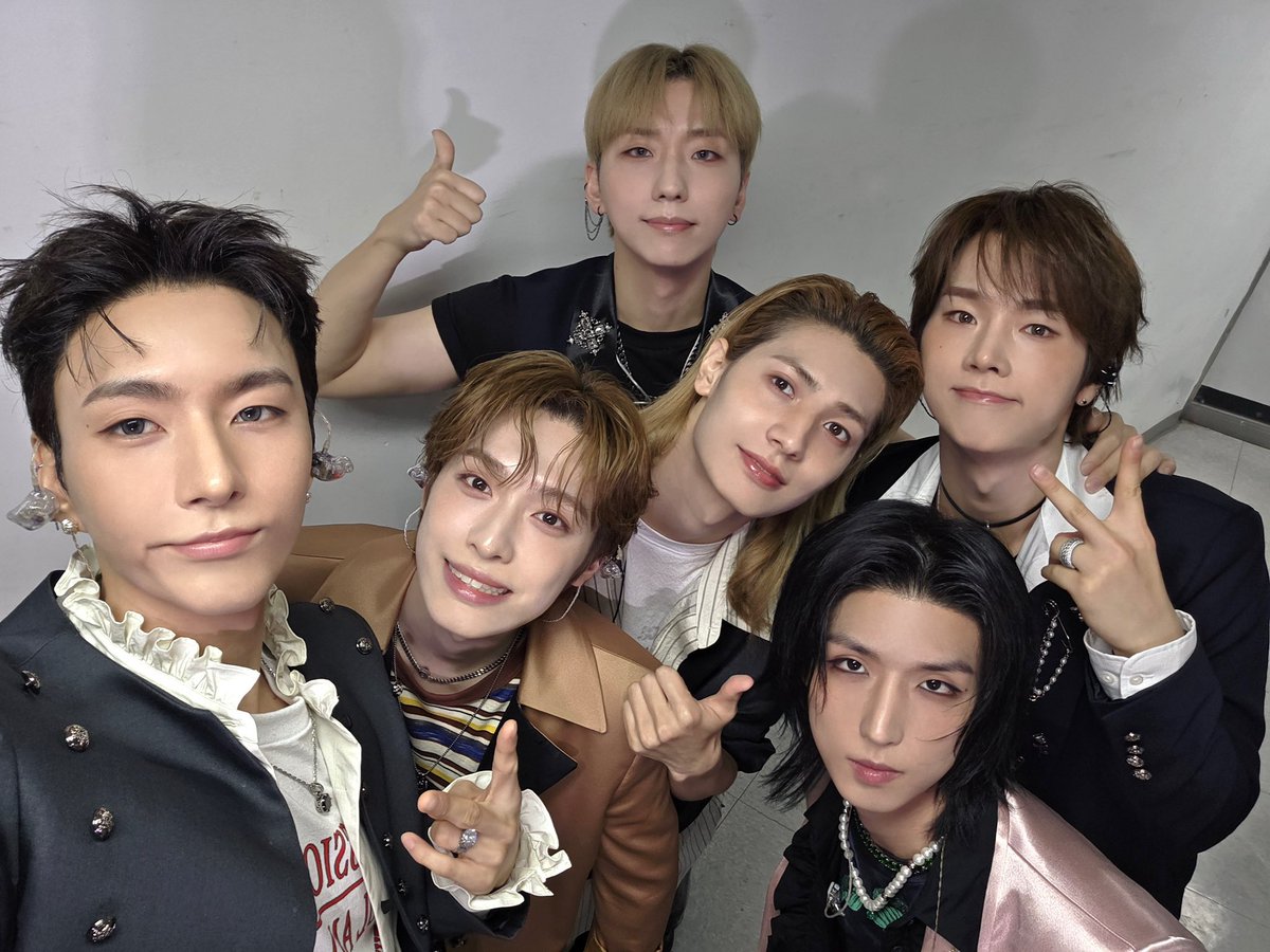 XHconfess's tweet photo. ‼️ OPEN FOLLBACK ‼️

1. Retweet and like tweet ini aja😋
2. Reply with your bias name

✅OPEN FOLLBACK UNTIL TOMORROW https://t.co/xshjb30UBl