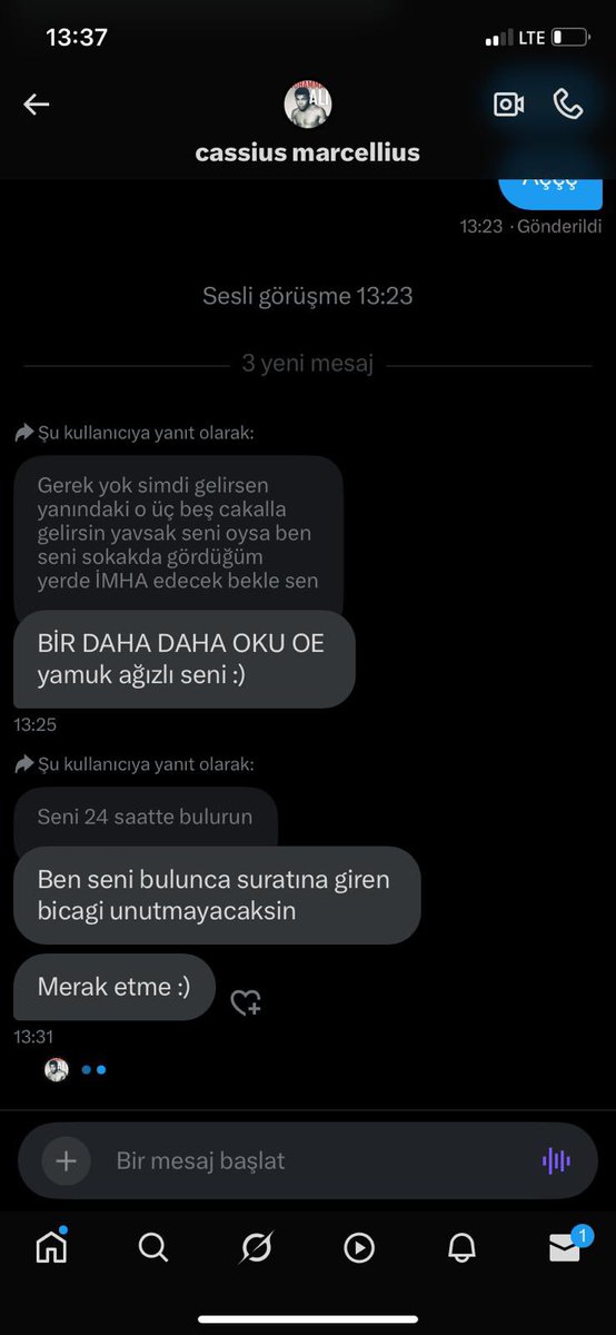 Ahmet Hamdi Çamlı, cumhuriyetin kuruluşuna darbe derse ve tutklanmazsa, bunlar  da benim YÜZÜMÜ BIÇAKLAMAKLA tehdit eder!  

Ne olacak ki? İki suikast yaptılar, yapanlara birşey olmadı, üçüncüsü  de olur! Hergün yüzlerce tehdit, hakaret, çirkin itham, yalan- dolan sözlere muhatap