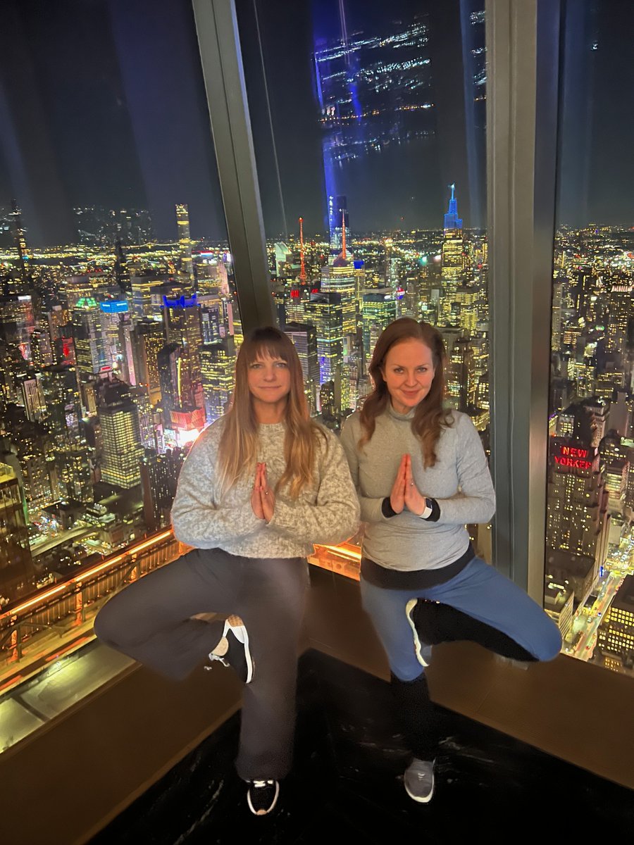 _TechMode's tweet image. NYC. Feb 2025.
Campaigns, golden hour, & big ideas. 💡✨
@Chels_LA & @BevEve don’t just do work trips—they live them. Strategy + creativity + joy = TechMode style.
Curious minds make better work. Grateful hearts make it count. 💼🗽